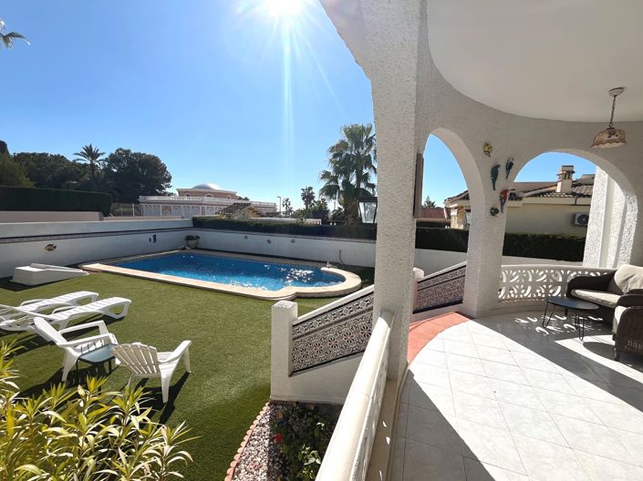 Image No.2-3 Bed Villa for sale