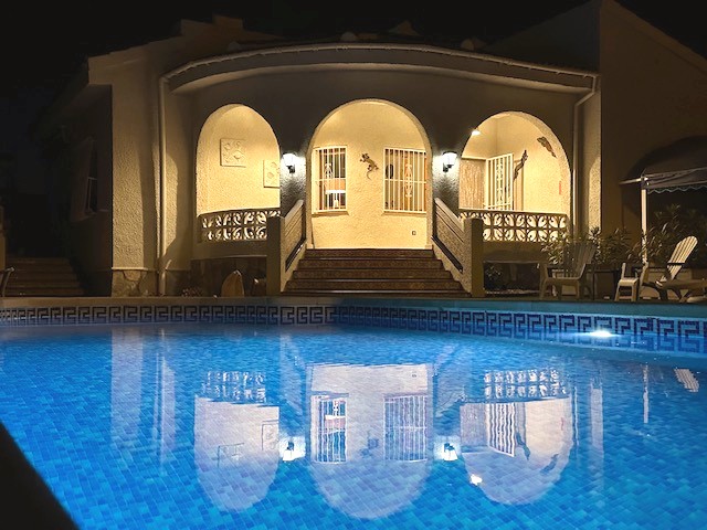 Image No.35-3 Bed Villa for sale