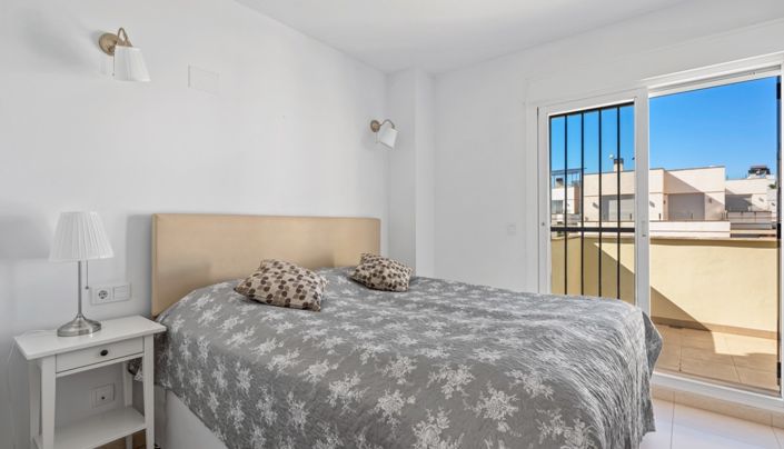 Image No.20-3 Bed Townhouse for sale