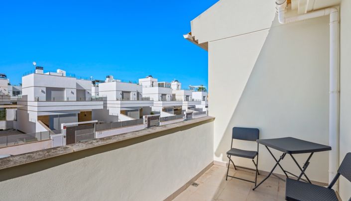 Image No.24-3 Bed Townhouse for sale