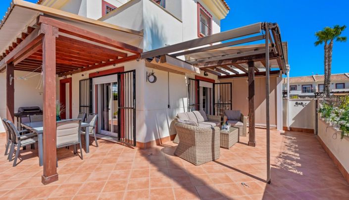 Image No.28-3 Bed Townhouse for sale