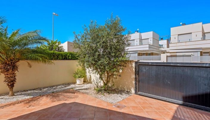 Image No.31-3 Bed Townhouse for sale