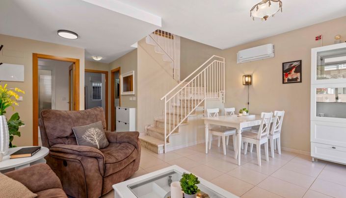 Image No.6-3 Bed Townhouse for sale