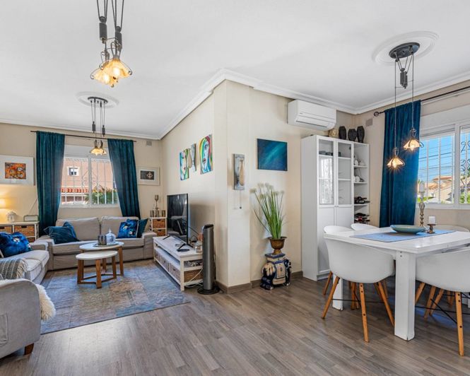 Image No.4-4 Bed Villa for sale