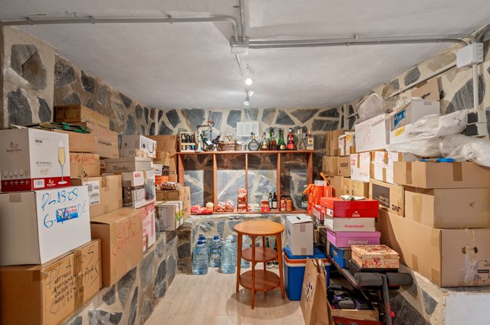 Image No.41-3 Bed Quad for sale