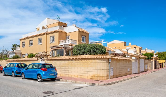 Image No.42-3 Bed Quad for sale