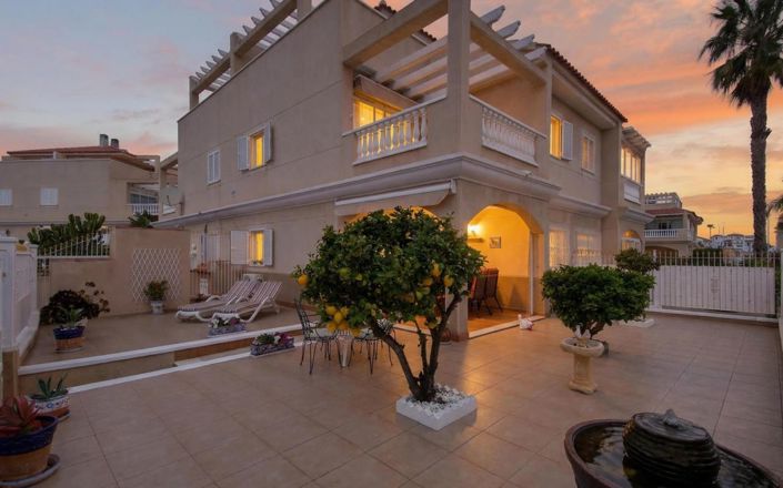 Image No.32-2 Bed Quad for sale