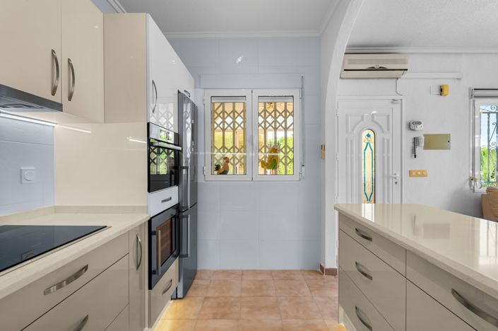 Image No.11-2 Bed Villa for sale