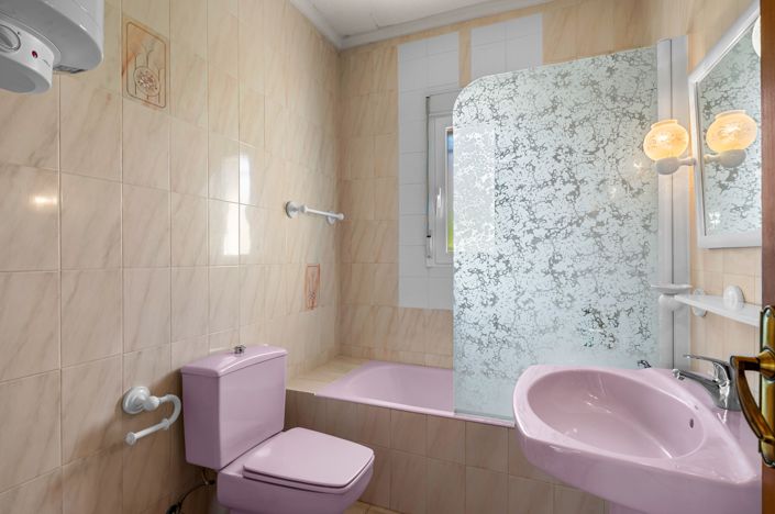 Image No.15-2 Bed Villa for sale