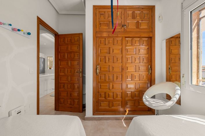 Image No.17-2 Bed Villa for sale