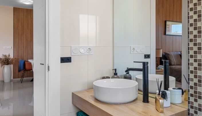 Image No.24-2 Bed Apartment for sale