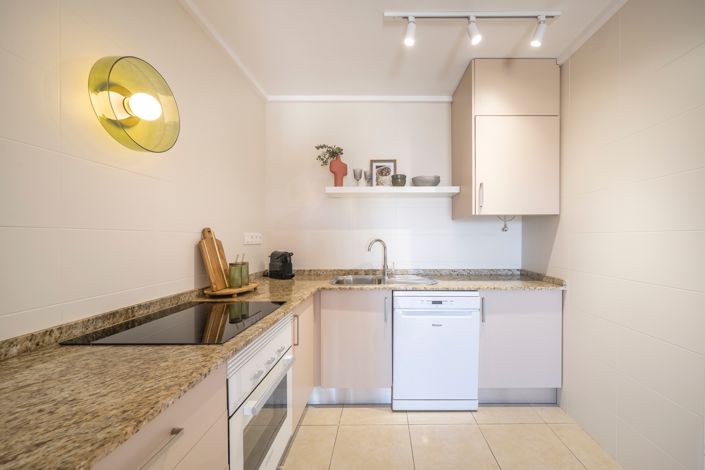 Image No.12-2 Bed Apartment for sale