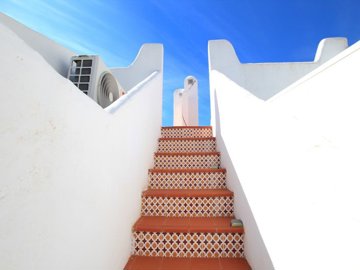 49412_delightful_two_bedroom_bungalow_boasting_salt_lake_and_sea_views_090326133531_img_3369