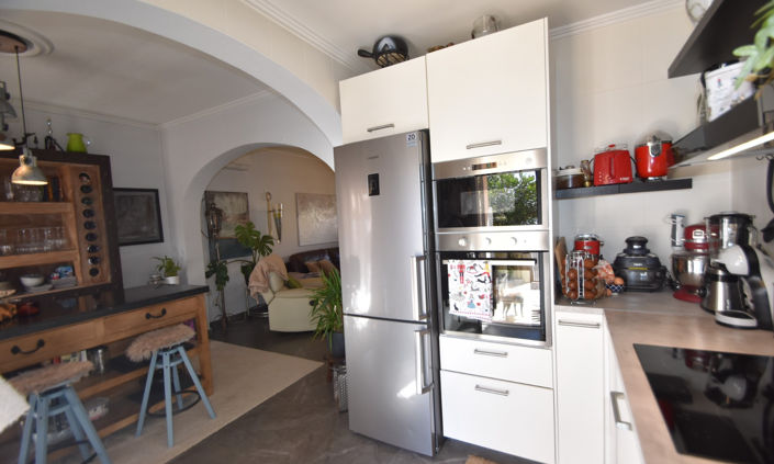 Image No.10-2 Bed Property for sale