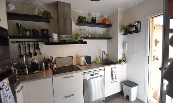 Image No.11-2 Bed Property for sale