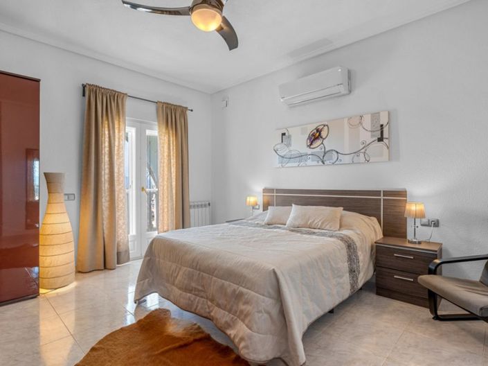 Image No.20-4 Bed Villa for sale