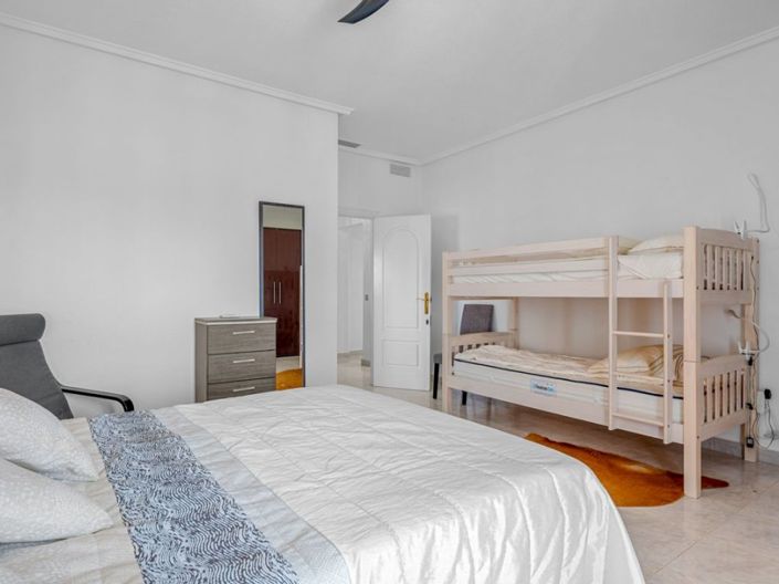 Image No.22-4 Bed Villa for sale