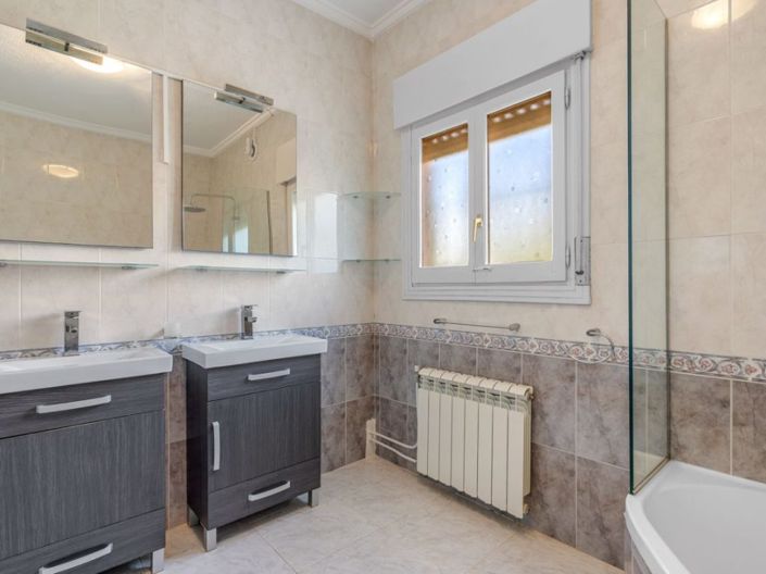 Image No.24-4 Bed Villa for sale