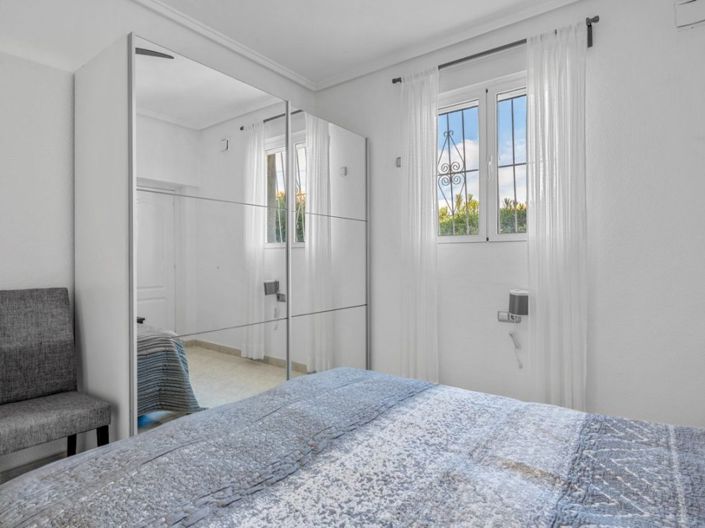 Image No.26-4 Bed Villa for sale