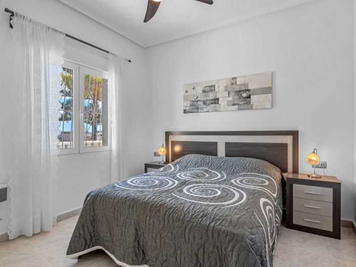 Image No.28-4 Bed Villa for sale