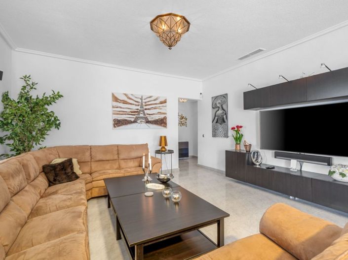 Image No.5-4 Bed Villa for sale