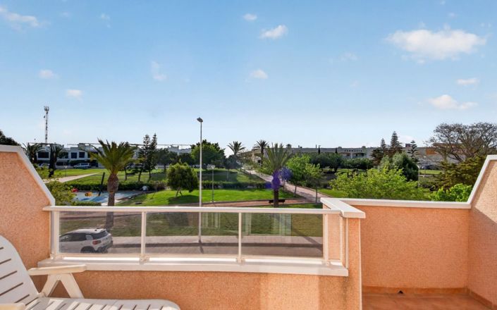 Image No.19-3 Bed Townhouse for sale