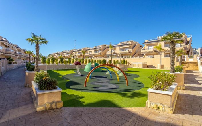 Image No.34-3 Bed Townhouse for sale