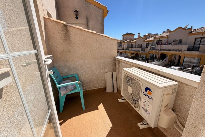 Image No.28-3 Bed Townhouse for sale