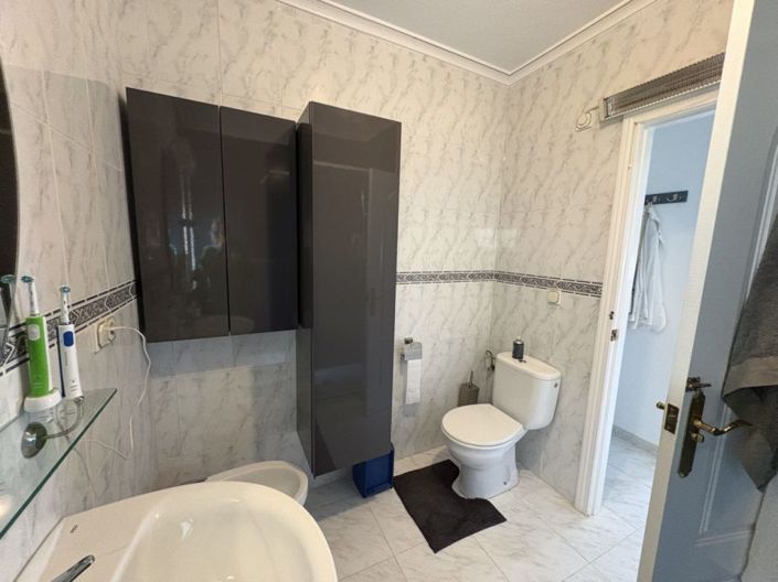 Image No.14-5 Bed Villa for sale