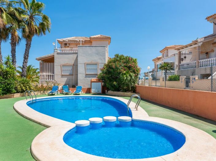 Image No.2-Villa de 5 chambres à vendre à Ciudad Quesada