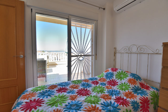 Image No.12-2 Bed Property for sale