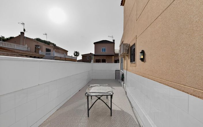 Image No.21-3 Bed Townhouse for sale