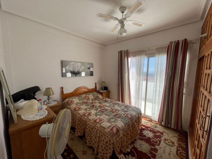 Image No.13-2 Bed Townhouse for sale