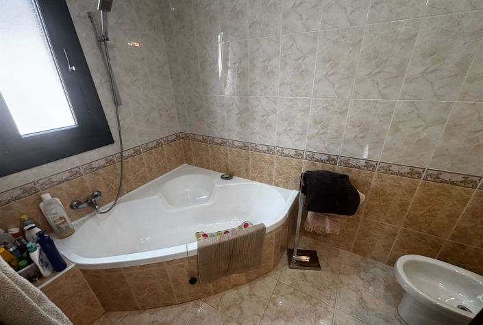 Image No.18-4 Bed Villa for sale