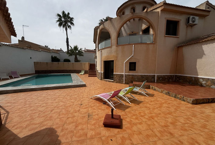 Image No.25-4 Bed Villa for sale