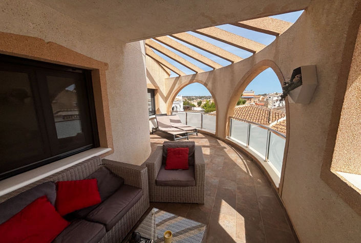 Image No.3-4 Bed Villa for sale