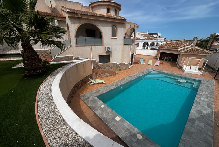 Image No.41-4 Bed Villa for sale