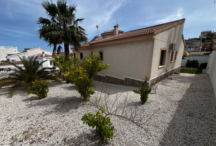 Image No.42-4 Bed Villa for sale