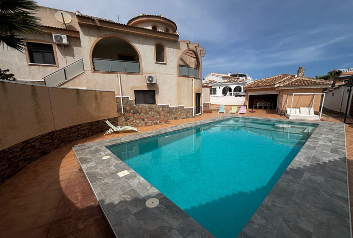 Image No.48-4 Bed Villa for sale