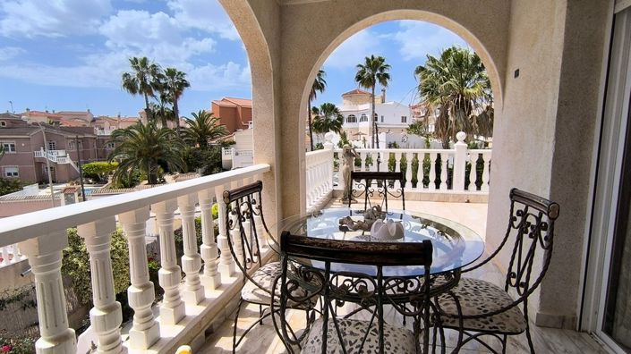 Image No.3-4 Bed Villa for sale