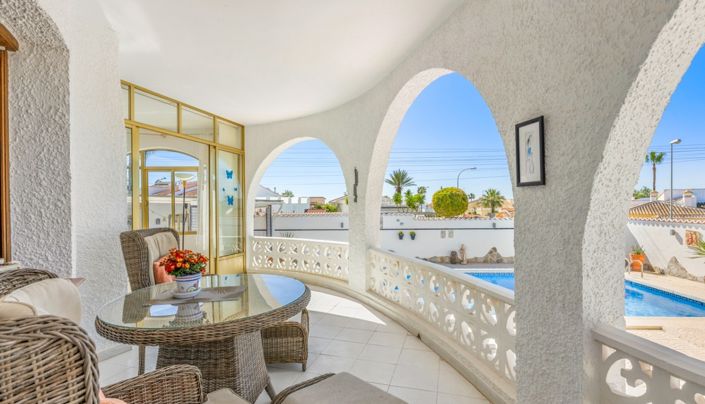 Image No.3-4 Bed Villa for sale