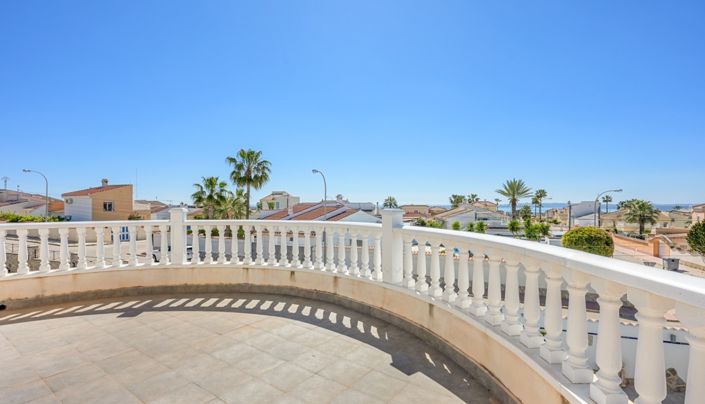 Image No.30-4 Bed Villa for sale