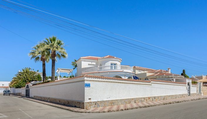 Image No.55-4 Bed Villa for sale