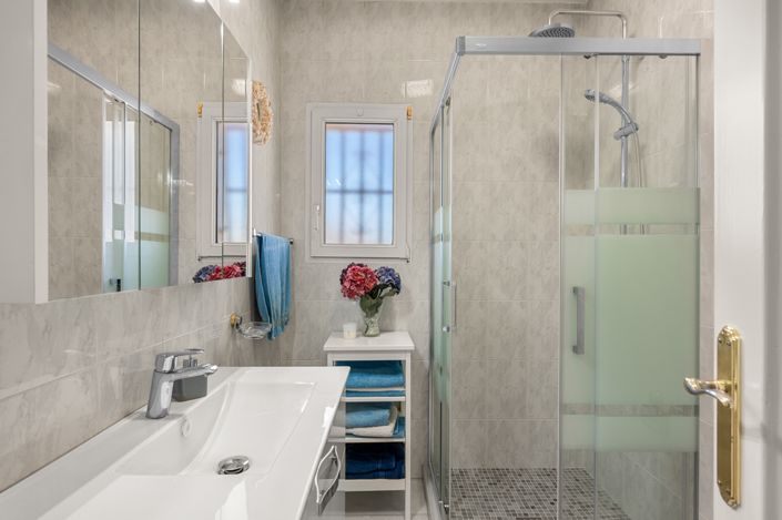 Image No.18-3 Bed Villa for sale