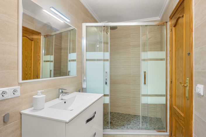 Image No.29-3 Bed Villa for sale