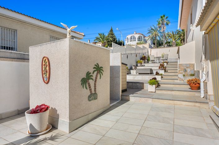 Image No.39-3 Bed Villa for sale