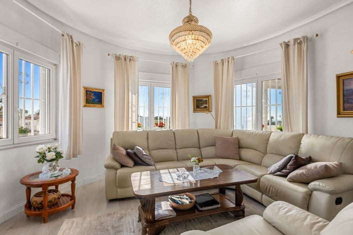 Image No.8-3 Bed Villa for sale