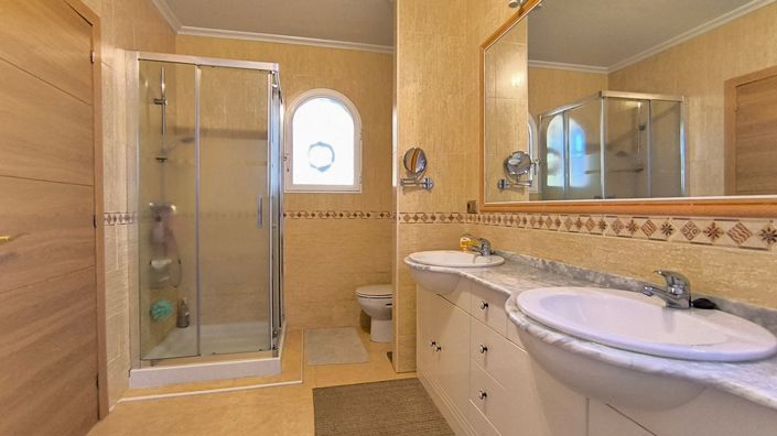 Image No.19-3 Bed Quad for sale