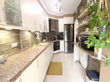 49477_elegant_four_bedroom_detached_villa_in_villas_andrea__bigastro_100426082714_img_4882