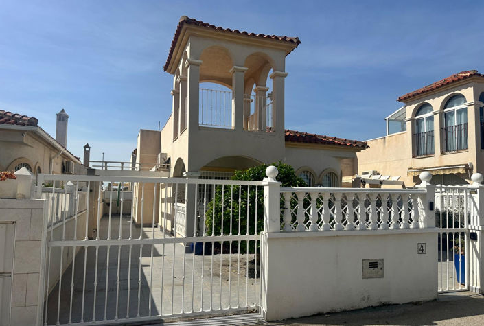 Image No.25-2 Bed Villa for sale